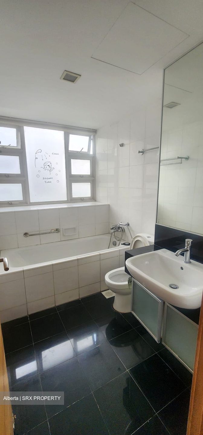 Le Crescendo (D14), Condominium #639369051